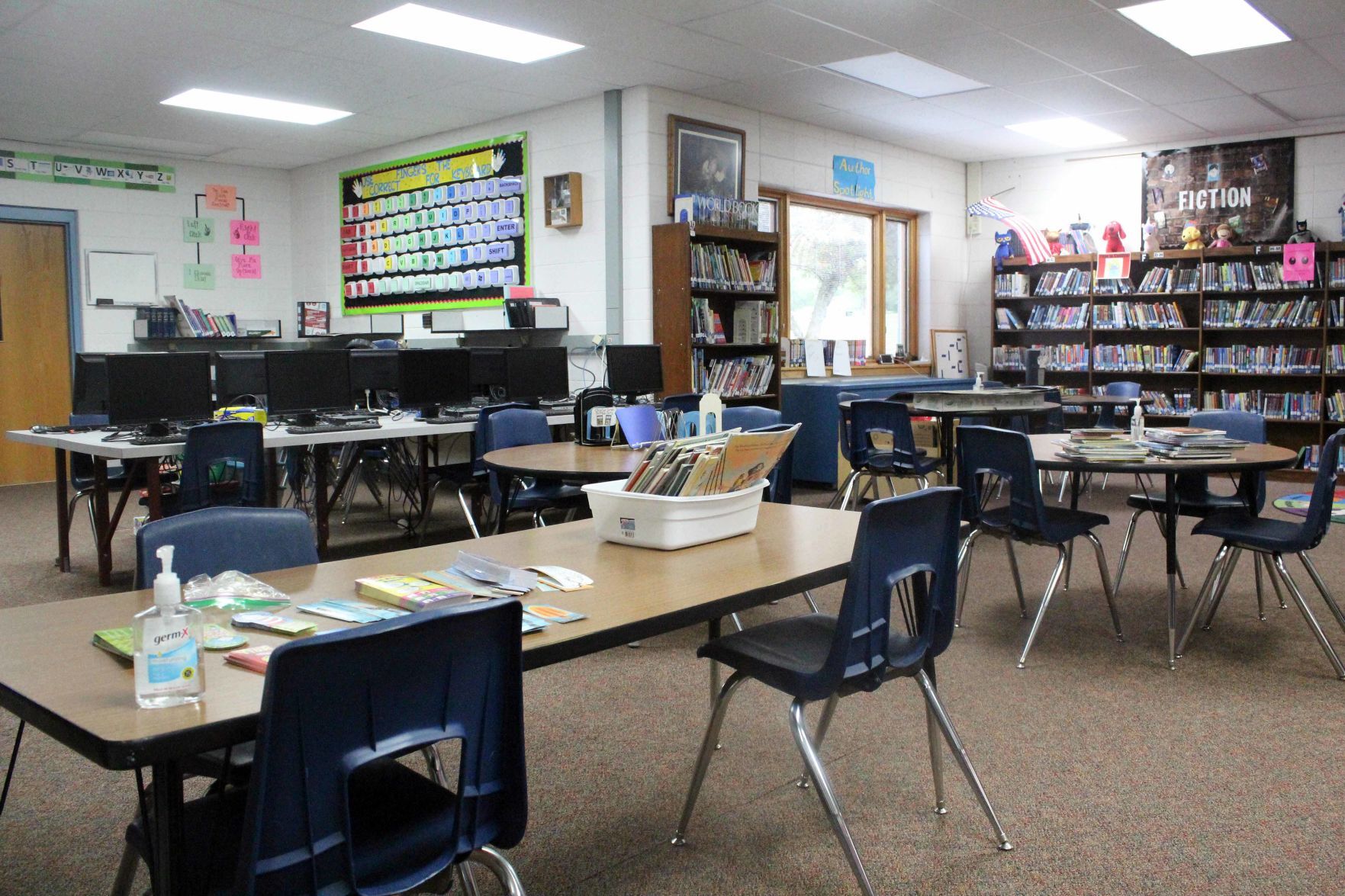 Library/media center Neenah Creek